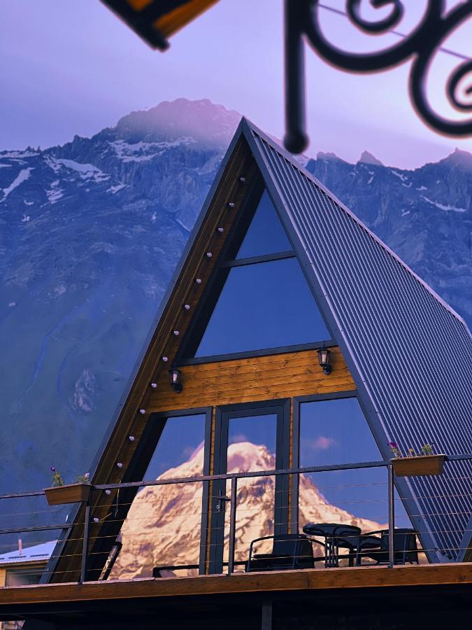 Pyramid Kazbegi Hotel Buitenkant foto